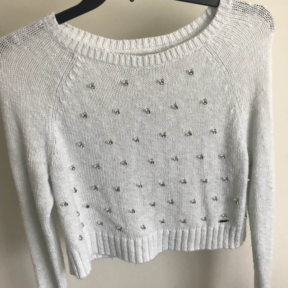 UNIQUE WHITE A&F SWEATER